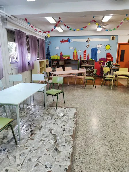 Centro De Participación Activa Los Montecillos - Centro educativo en Dos Hermanas - foto 2