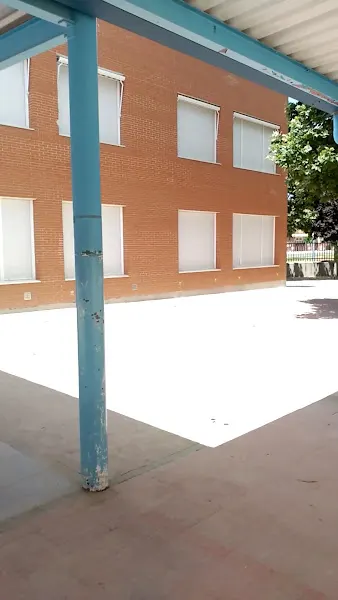 ies la laguna - Centro educativo en Parla - foto 3