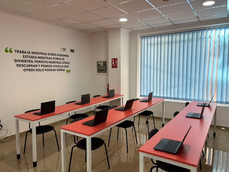 Academia de Enseñanza Aprende en Lorca - Lorca