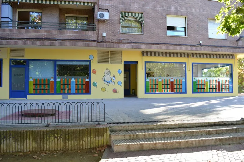 Escuela Infantil Santo Ángel de la Guarda - Colegio público en Talavera de la Reina - foto 2