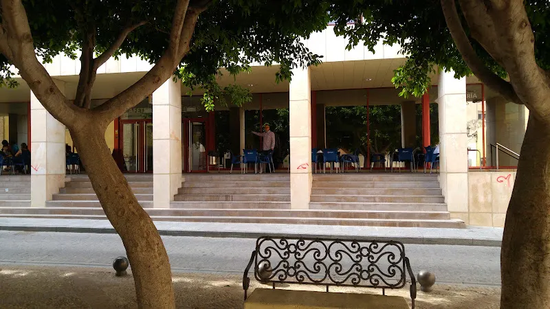 Facultad De Ciencias Sociales Y Jurídicas De Orihuela - Orihuela