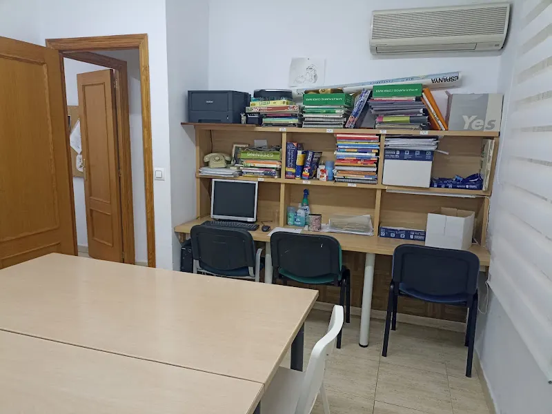 Academia Clases Particulares CTP - Centro educativo en Gandia - foto 2