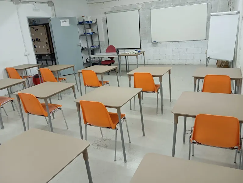 CAE - 2 - Centro educativo en Manresa - foto 2