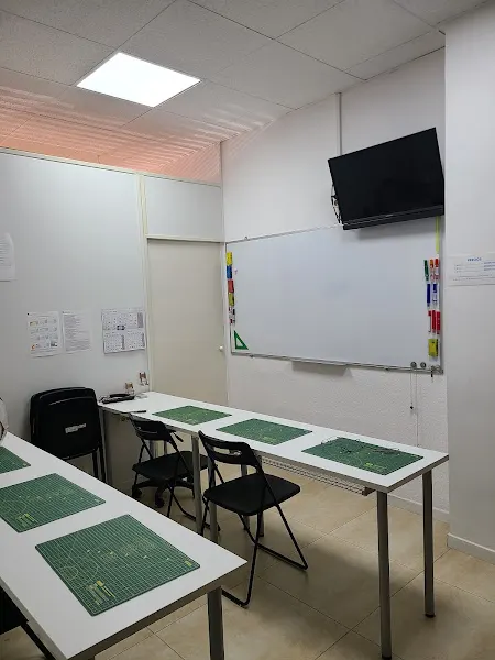 Academia Fundamental - Centro educativo en San Sebastián de los Reyes - foto 2
