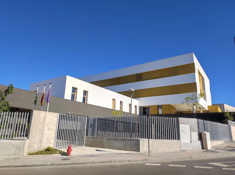 I.E.S. Ana Carmona "Veleta" - Instituto de secundaria en Mijas - foto 2