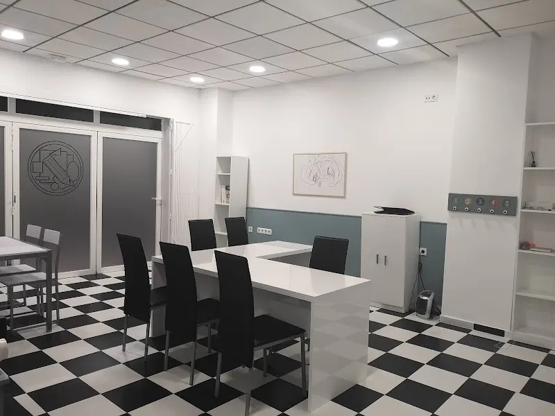 Academia DIAH - Centro educativo en Benidorm - foto 2