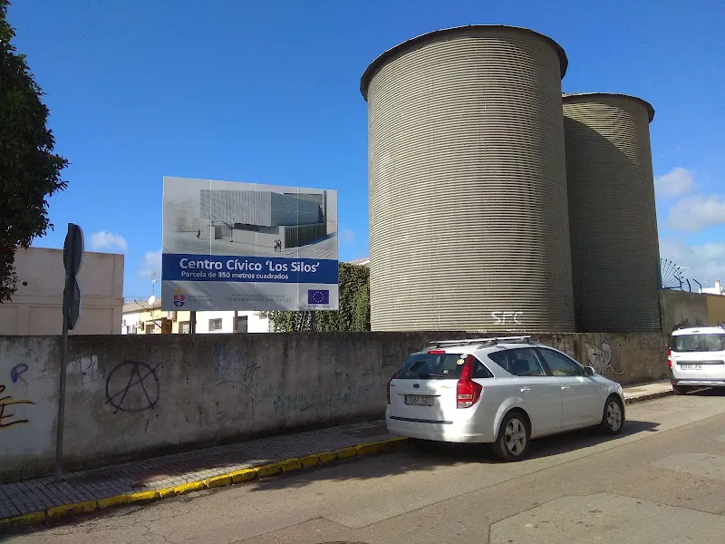 centro civico silos zalacain - Centro educativo en Alcalá de Guadaíra - foto 3