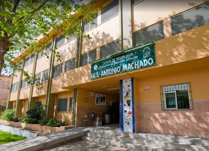 IRS Tolosa - Instituto de secundaria en Linea de la Concepcion (La) - foto 2