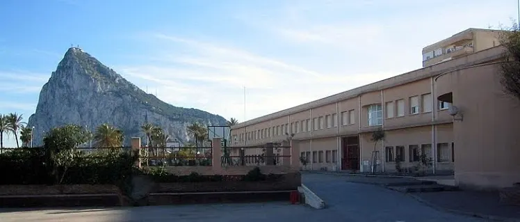 IRS Tolosa - Instituto de secundaria en Linea de la Concepcion (La) - foto 3