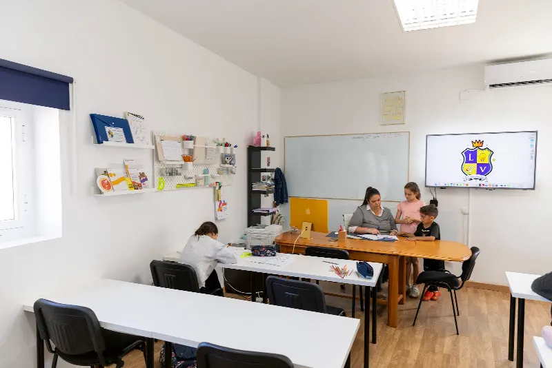 SpeakEasy Academy. Academia de Inglés - Centro educativo en Linea de la Concepcion (La) - foto 3