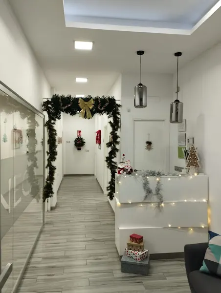 Centro de Estudios Séneca - Centro educativo en Motril - foto 2