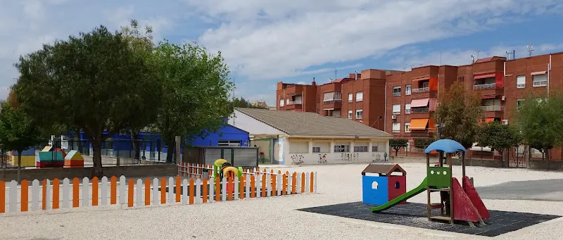 Escuela Infantil De Primer Ciclo El Puente - Colegio público en Elda - foto 2