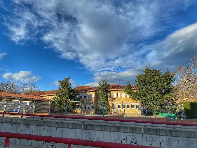 IMSD - CO Bosc - Centro educativo en Santa Coloma de Gramenet - foto 2