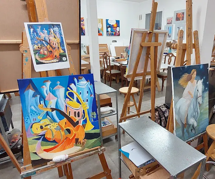 Academia de Dibujo (DT) y Pintura MontessoriSpain