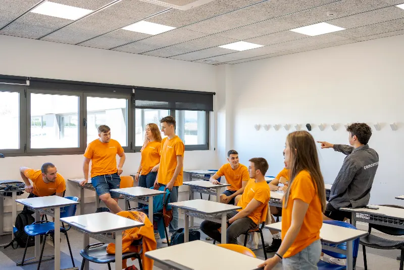 Comastech | FP Oficial a Blanes | Grau Mitjà i Superior | Formació DUAL - Blanes