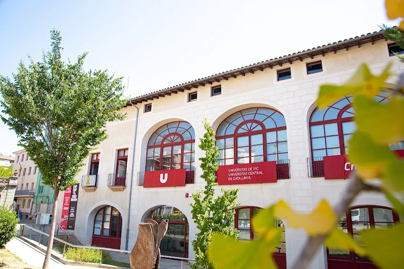 Facultat de Ciències de la Salut i el Benestar UVic-UCC - Escuela universitaria en Vic - foto 2
