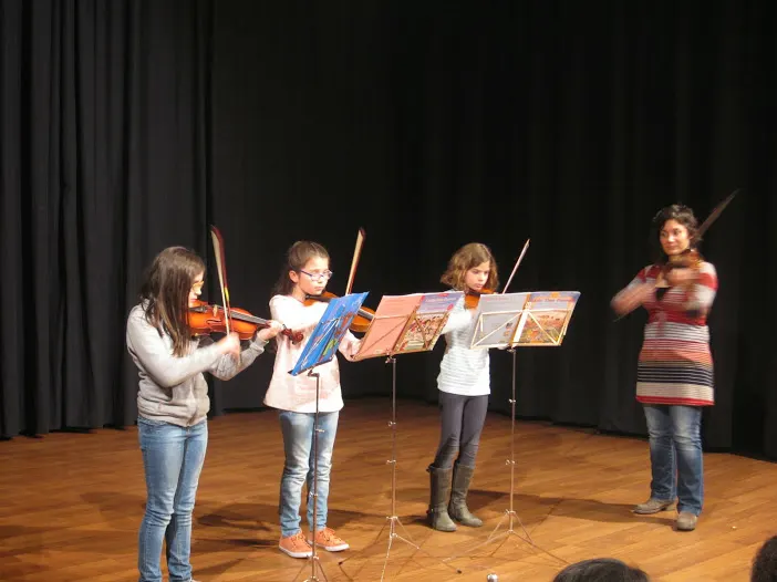 CLASES DE GUITARRA DANIEL CHAMORRO - Centro educativo en Vilafranca del Penedes - foto 3