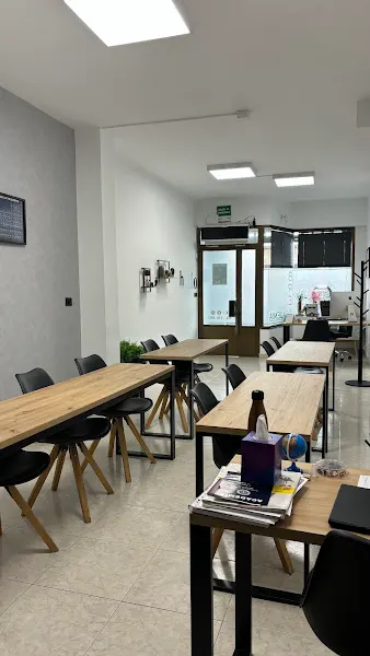 Academia Brea - Centro educativo en Vilagarcía de Arousa - foto 2