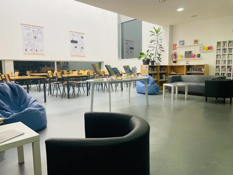 Biblioteca EOI Vilagarcia - Centro educativo en Vilagarcía de Arousa - foto 2