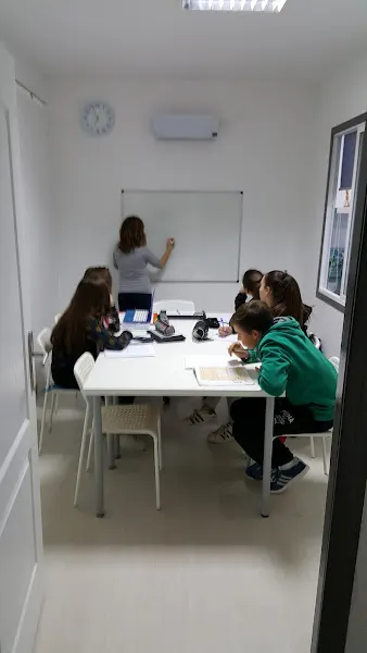 DE MÉS A MÉS. Centre de suport a l'aprenentatge. - El Vendrell