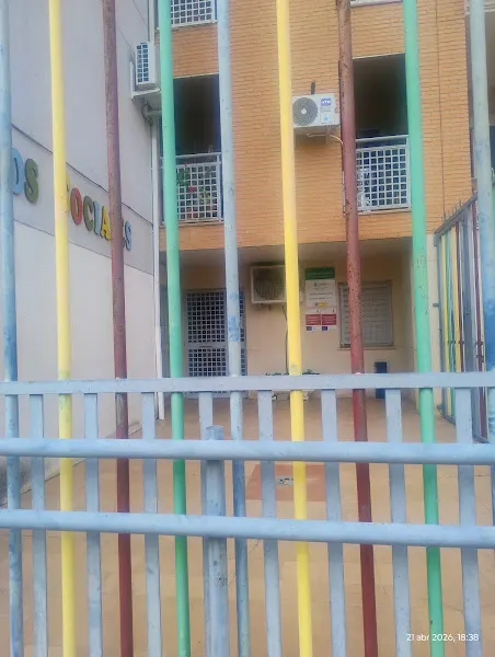 Servicios Sociales Centro Barrio Noque - Escuela de educación para adultos en Don Benito - foto 2
