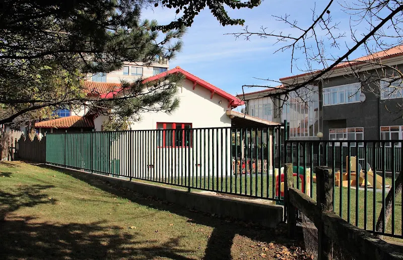 Escuela Infantil de Mera (A Galiña Azul) - Centro de educación preescolar en Oleiros - foto 2