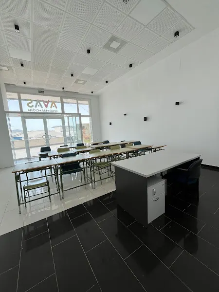AVAS Formación - Centro educativo en Puente Genil - foto 2