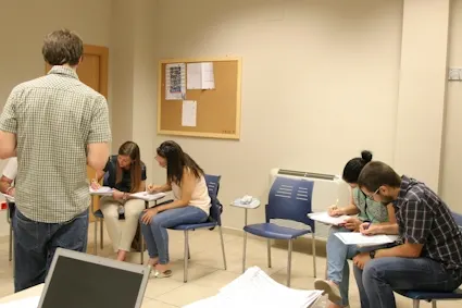 Profesores de Inglés - Centro educativo en Xàtiva - foto 2