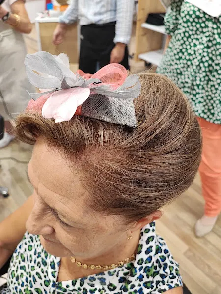 Academia de Peluquería Ana García - Centro educativo en Mao - foto 3