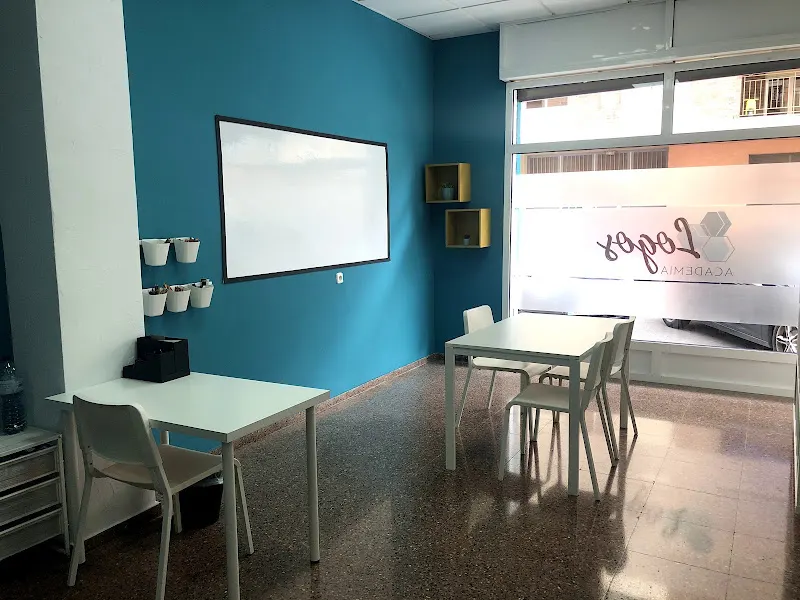 Logos Academia - Centro educativo en Novelda - foto 2