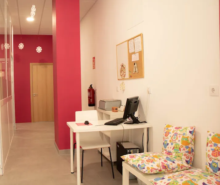 La Academia Centro de Estudios Multidisciplinar - Ponteareas