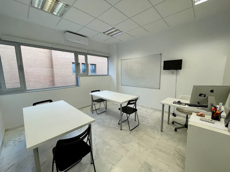 Academia en Tomares | De Las Ciencias | Clases particulares y de apoyo escolar | Selectividad - Centro educativo en Tomares - foto 2