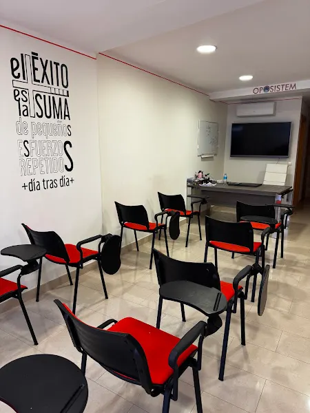 ACADEMIA OPOSISTEM - Centro educativo en Carcaixent - foto 2