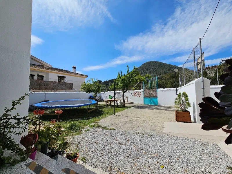 Colegio Público Rural Monte Hacho Venta del Rayo - Colegio público en Loja - foto 2
