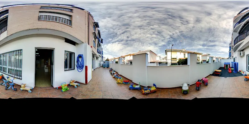 Centro de Educación Infantil Conveniado con la Junta de Andalucía Pekes de Ika. - Guardería en Maracena - foto 2