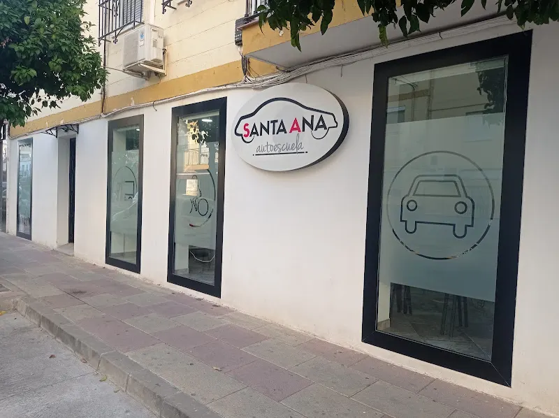 Autoescuela Santa Ana - Centro educativo en Lora del Río - foto 2