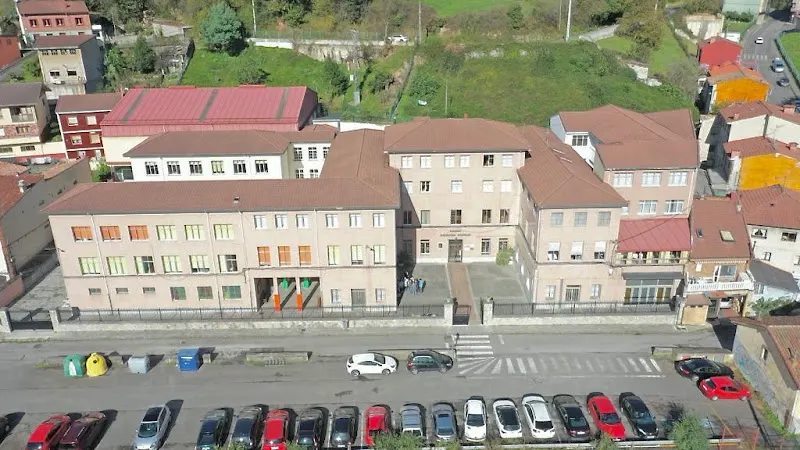 Colegio Público El Bosquín - Colegio público en Langreo - foto 2