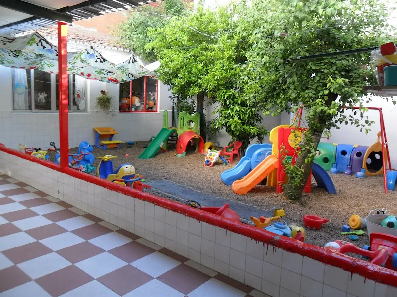 GUARDERIA EL PUENTECITO - Guardería en Zafra - foto 2