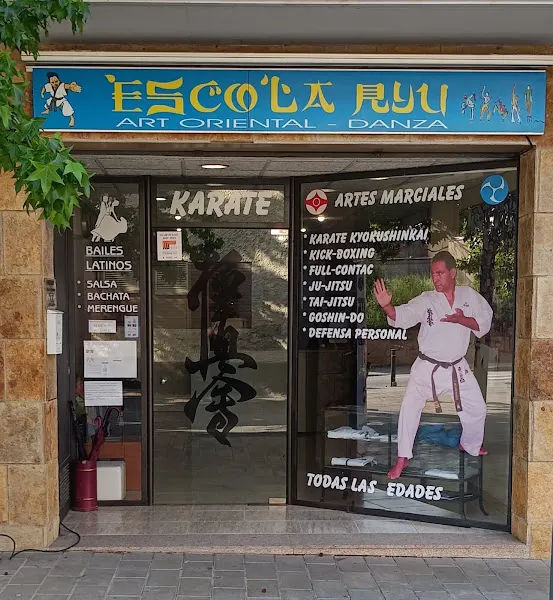 Club Shorin Ryu Karate Lliçà - Escuela de defensa personal en Llica dAmunt - foto 2