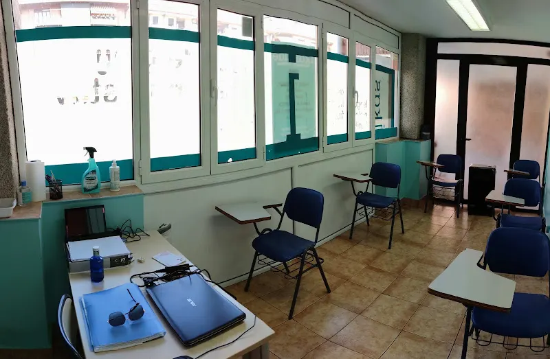 Academia Ikaskide Beasain - Centro educativo en Beasain - foto 2