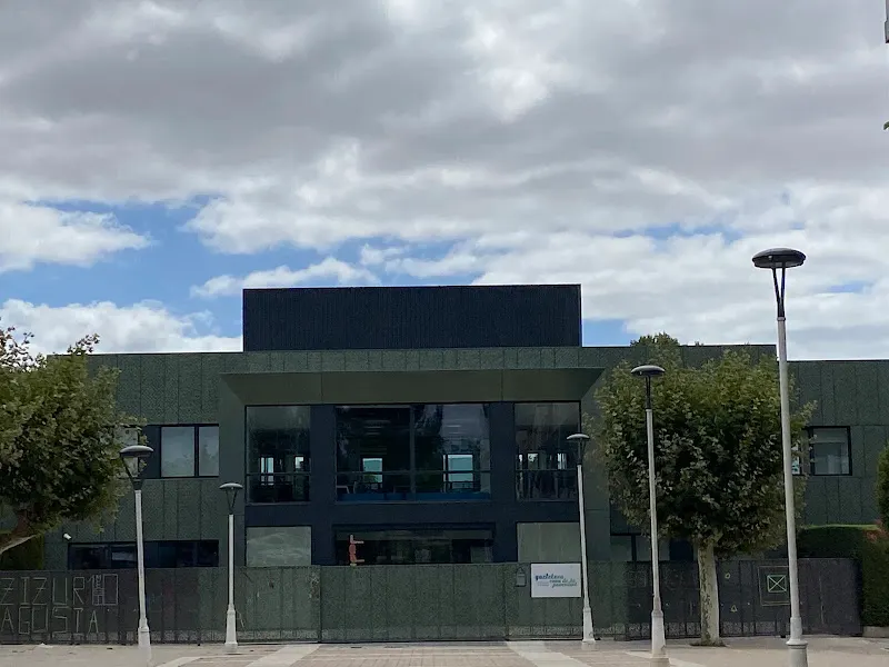 Gaztetxe Juvenil - Centro educativo en Zizur Mayor/Zizur Nagusia - foto 2