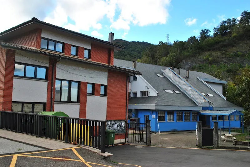 Centro Público de Educación Básica - Colegio público en Aller - foto 2