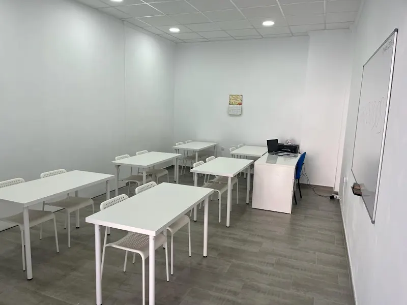 Clases particulares - Centro educativo en Albox - foto 3