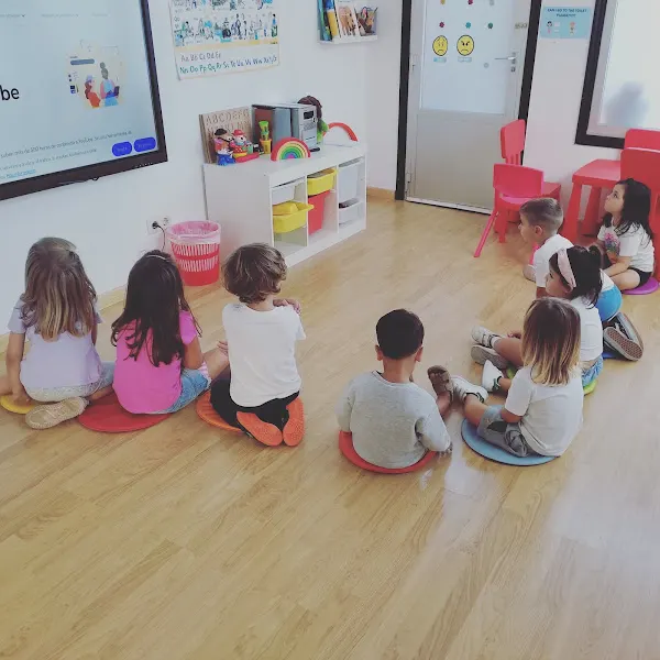 Kensington W8 - Academia Inglés - Centro educativo en Laracha (A) - foto 2