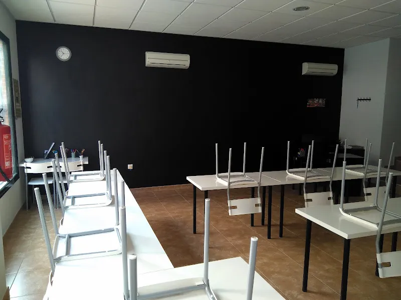 Academia Aldonza - Centro educativo en Villacanas - foto 2