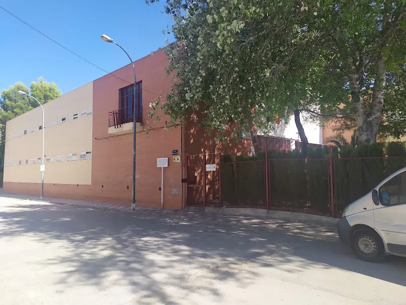 IES Nuestra Señora de Alharilla - Instituto de secundaria en Porcuna - foto 2