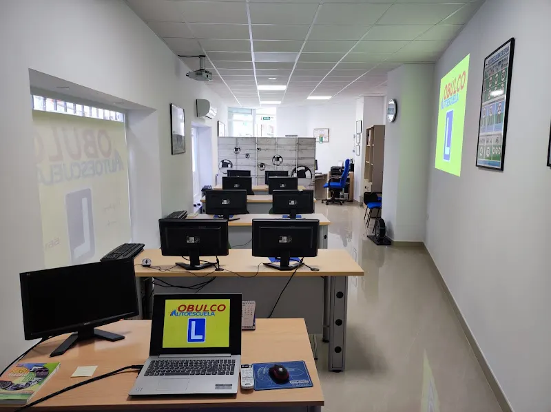 Academia de Inglés: The English Centre - Centro educativo en Porcuna - foto 2