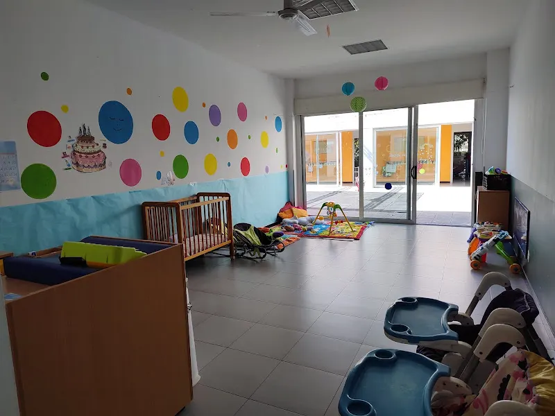 Escola Infantil de Primer Cicle Pequelar - Colegio público en Betxi - foto 2