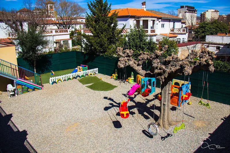 Llar d'Infants El Cucut - Guardería en Angles - foto 2