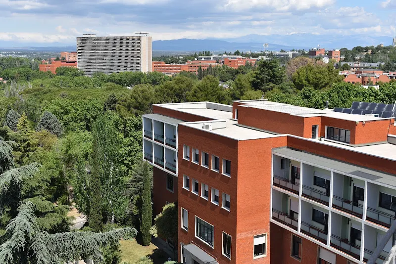 Residencia de Opositores San Alberto Magno - Centro educativo en Madrid - foto 2